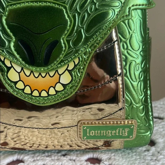 Loungefly Metallic Green 4TH WING DRAGON Bag/Backpack NEW - Picture 2 of 4